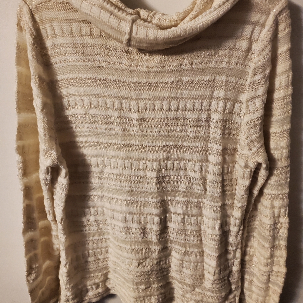 Sweater - Picture 4 of 4
